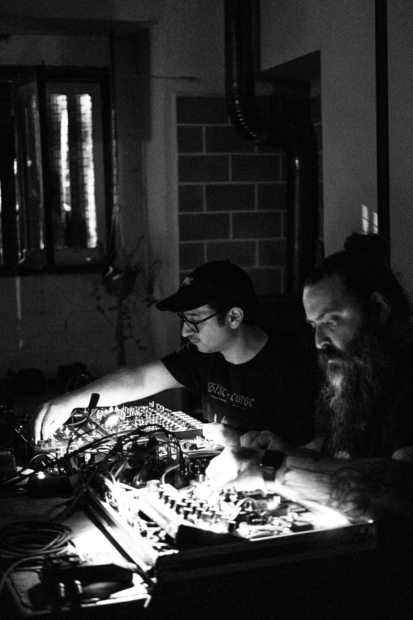 NOx (Jerome Faria and Pedro Roque) performing at Cooperativa Mula, Barreiro, 2025